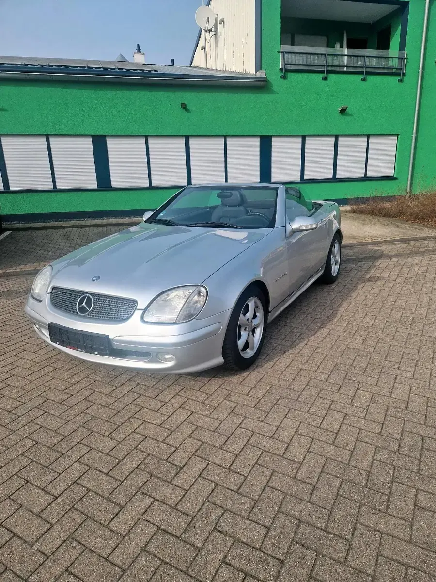 Gebraucht Mercedes SLK200 163 PS (119 kW) 2002 Silber Cabrio