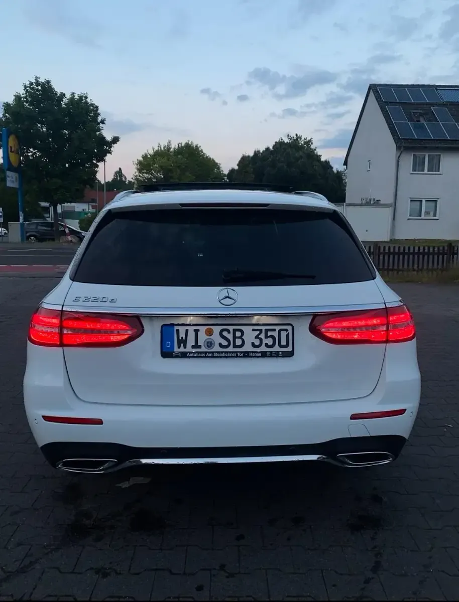 Gebraucht Mercedes E220 AMG line 194 PS (142 kW) 2016 Weiß Kombi