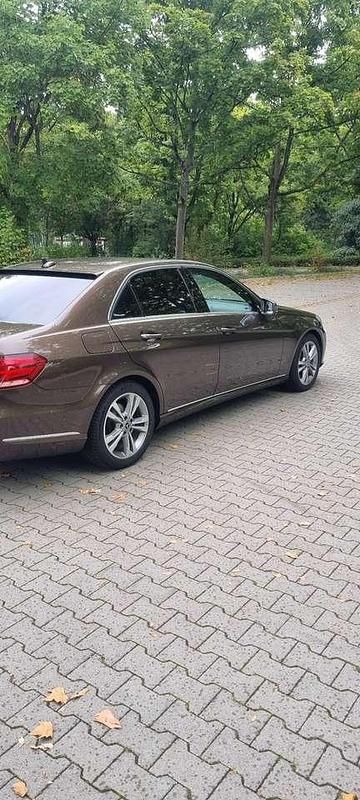 Gebraucht Mercedes E250 Avantgarde 204 PS (150 kW) 2014 Limousine