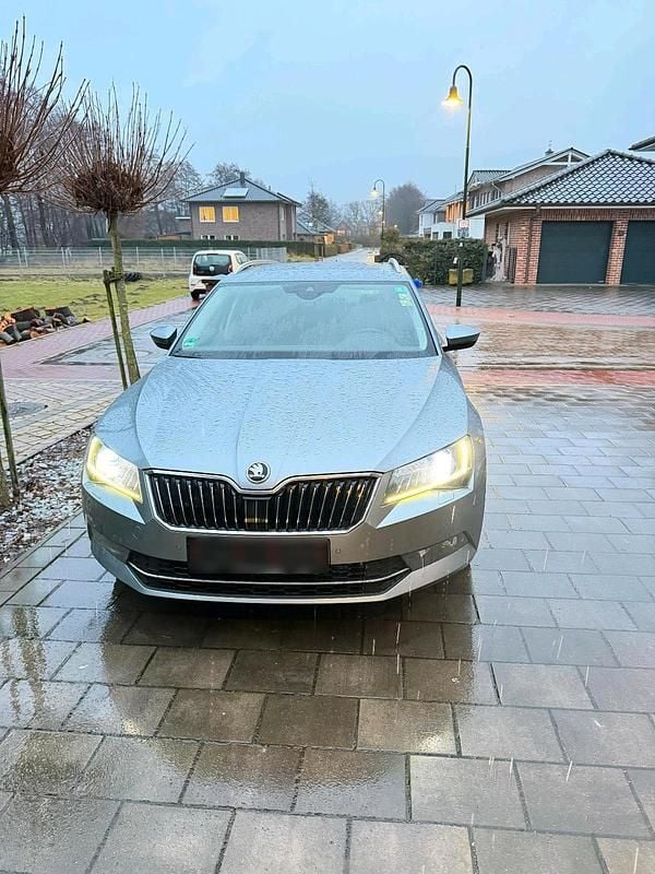 Gebraucht Skoda Superb 190 PS (139 kW) 2018 Grau Kombi