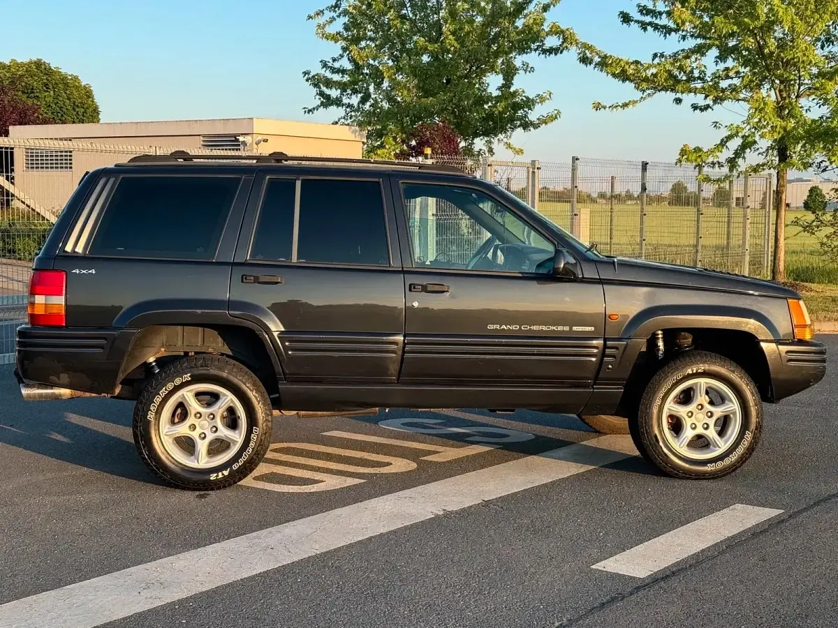 Gebraucht Jeep Grand Cherokee 231 PS (169 kW) 1998 Schwarz SUV