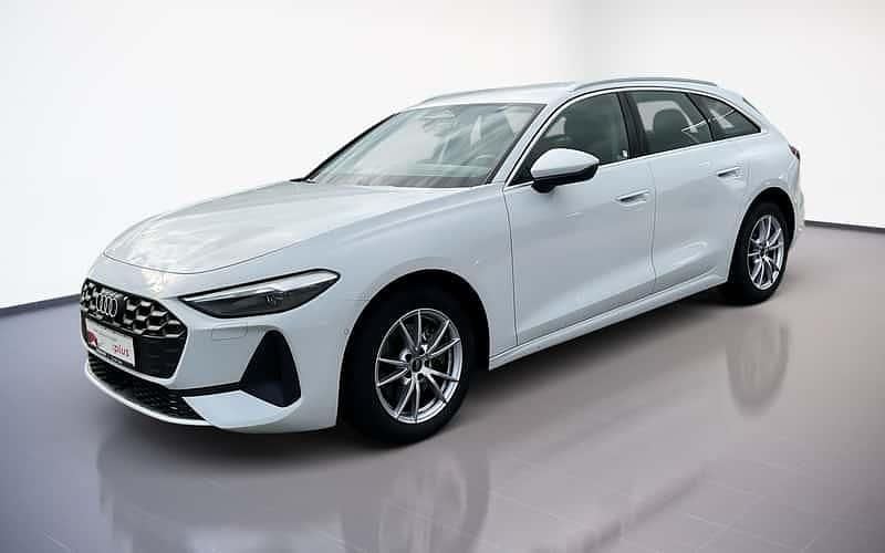 Weiß Gebraucht 2025 Audi A5 Ambiente Coupé | 39.375 € (Superpreis) - Bild 1/4