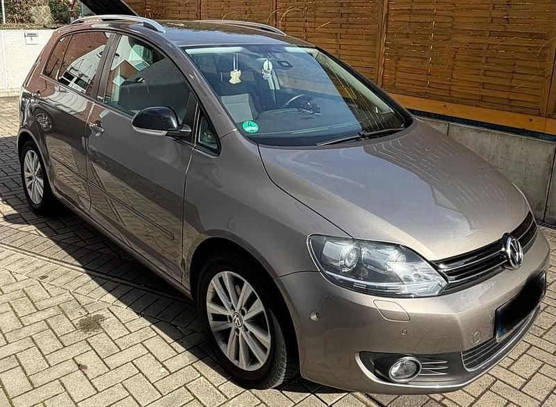 Gebraucht VW Golf Plus Cross Style 122 PS (89 kW) 2011 Braun Van / Kleinbus