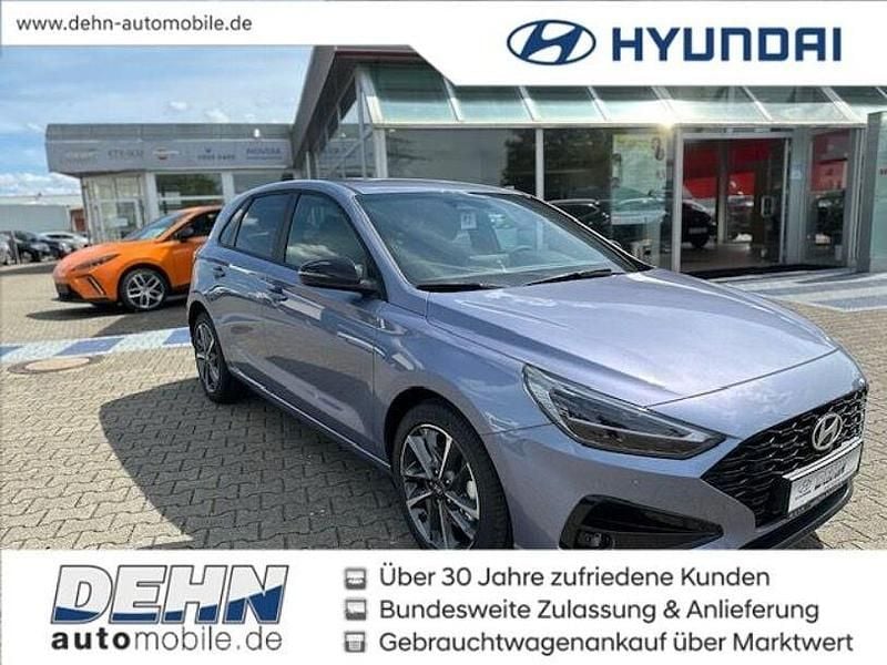 Meta blue (blau) Gebraucht 2024 Hyundai i30 Advantage Limousine | 23.975 € (Fairer Preis) - Bild 1/4