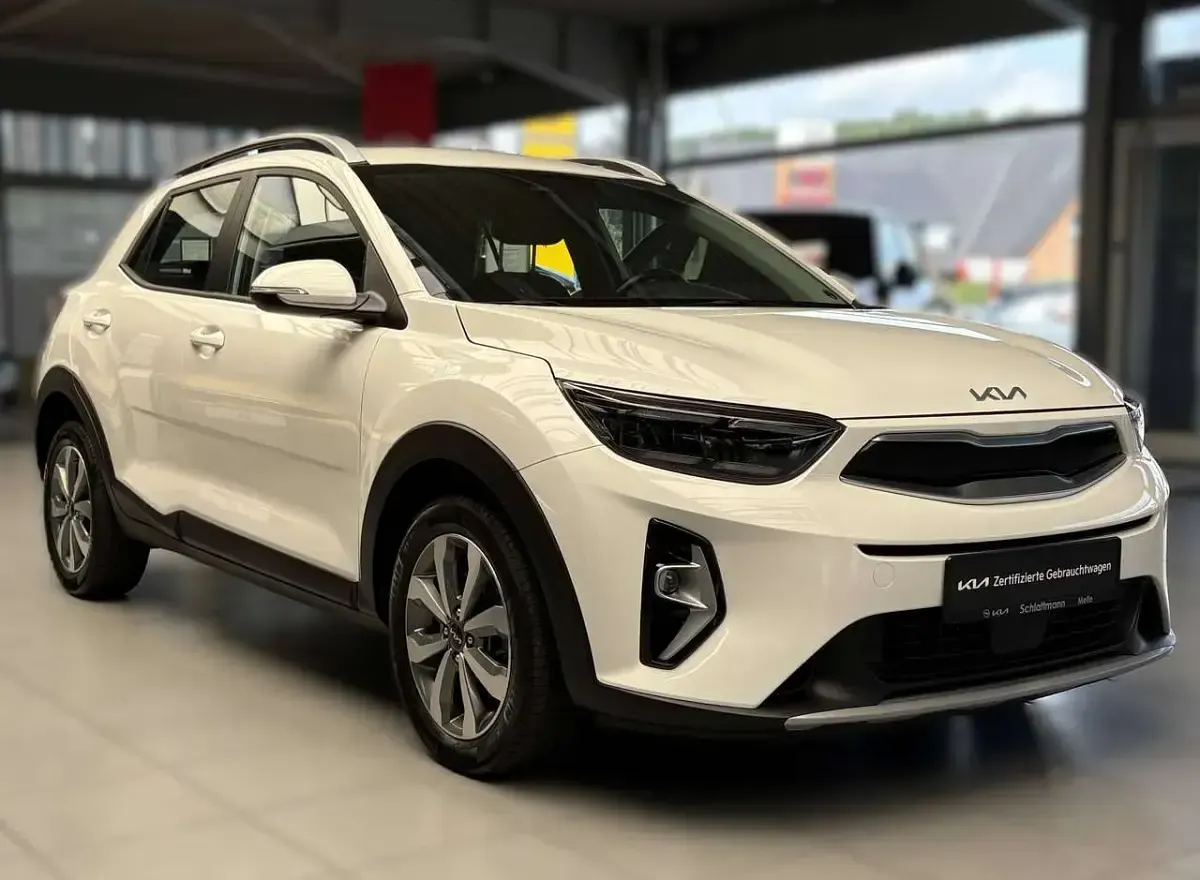Gebraucht Kia Stonic Vision 101 PS (74 kW) 2023 (ud) schneeweiss SUV
