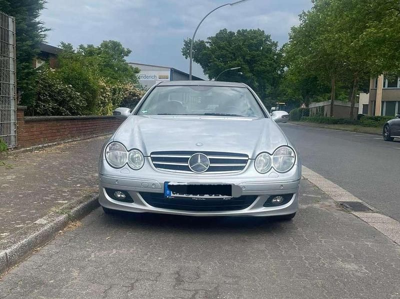 Silber Gebraucht 2005 Mercedes CLK350 Kleinwagen | 5.150 € (Fairer Preis) - Bild 1/4