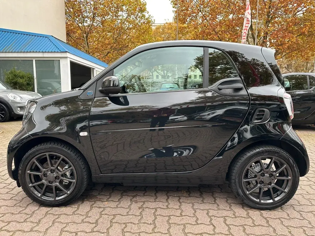 Gebraucht Smart ForTwo Coupé Brabus 60 kW (82 PS) 2021 Schwarz Kleinwagen