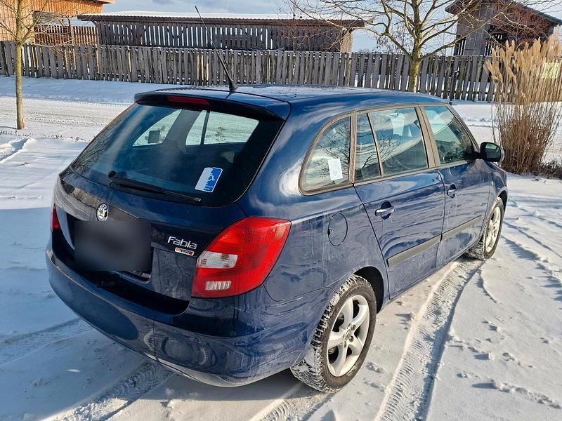 Gebraucht Skoda Fabia 105 PS (77 kW) 2011 Blau Kombi
