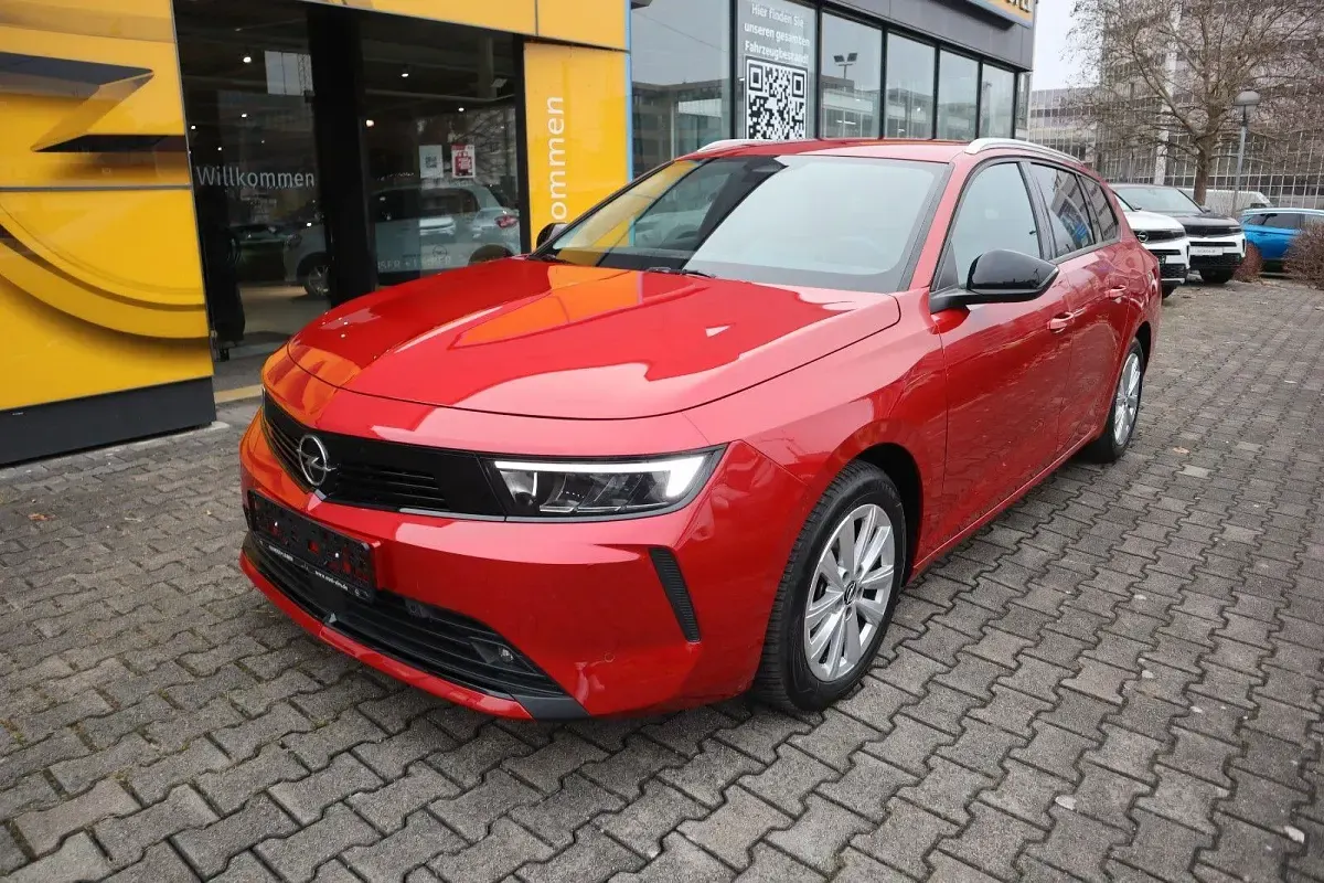 Gebraucht Opel Astra Elegance 110 PS (80 kW) 2023 Kardio rot Kombi