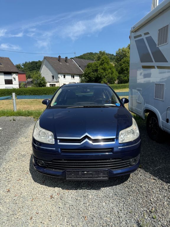 Blau Gebraucht 2005 Citroën C4 Exclusive Limousine | 2.990 € (Etwas zu teuer) - Bild 1/4