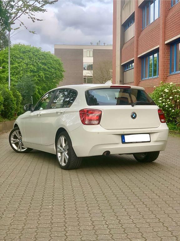 Gebraucht BMW 114 Advantage 102 PS (75 kW) 2012 Weiß Kleinwagen
