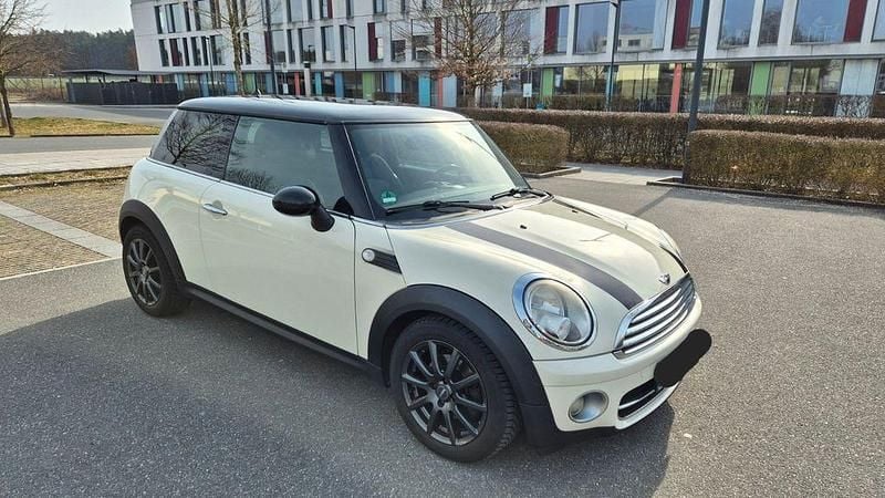 Gebraucht Mini Cooper D 111 PS (81 kW) 2011 Weiß Kleinwagen