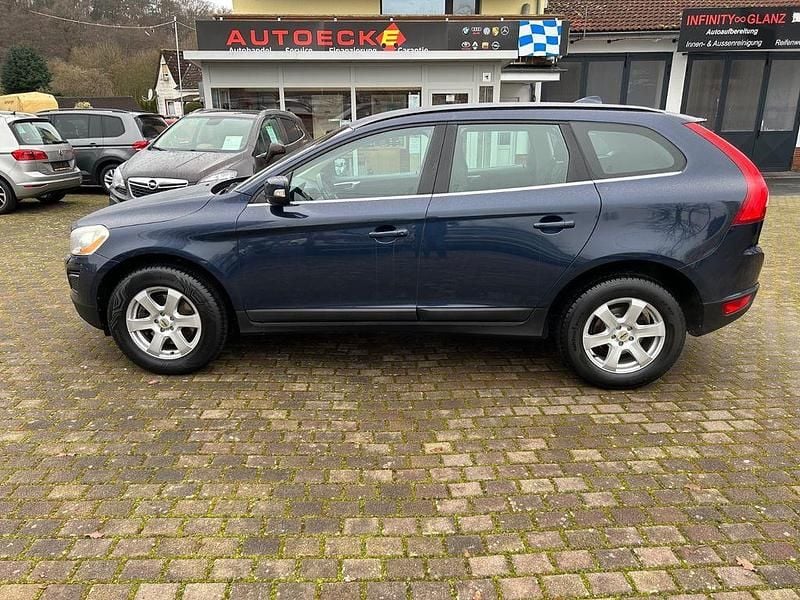 Blau Gebraucht 2013 Volvo XC60 Momentum SUV | 8.800 € (Guter Preis) - Bild 1/4