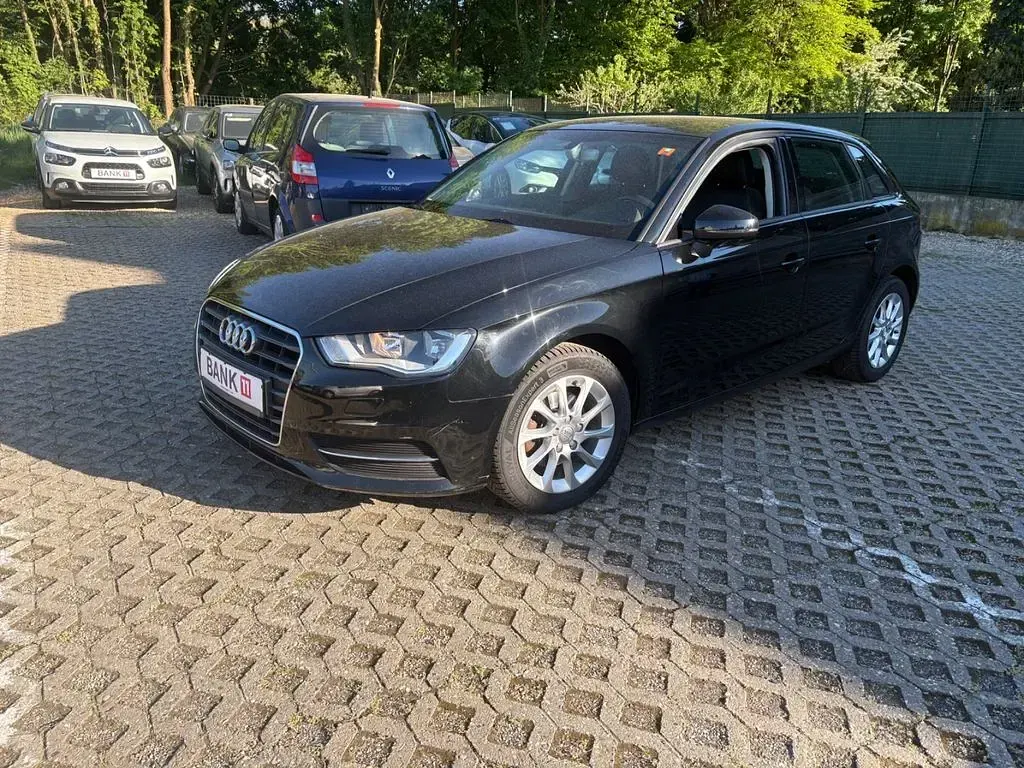 Second-hand Audi A3 Attraction 110 CP (80 kW) 2016 Negru Berlinǎ
