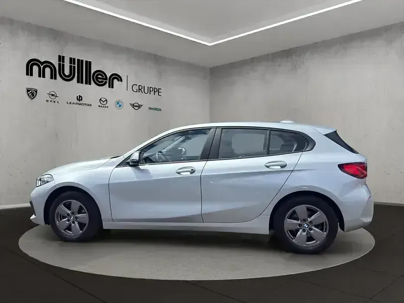Gebraucht BMW 116 Advantage 109 PS (80 kW) 2021 Glaciersilber Kleinwagen