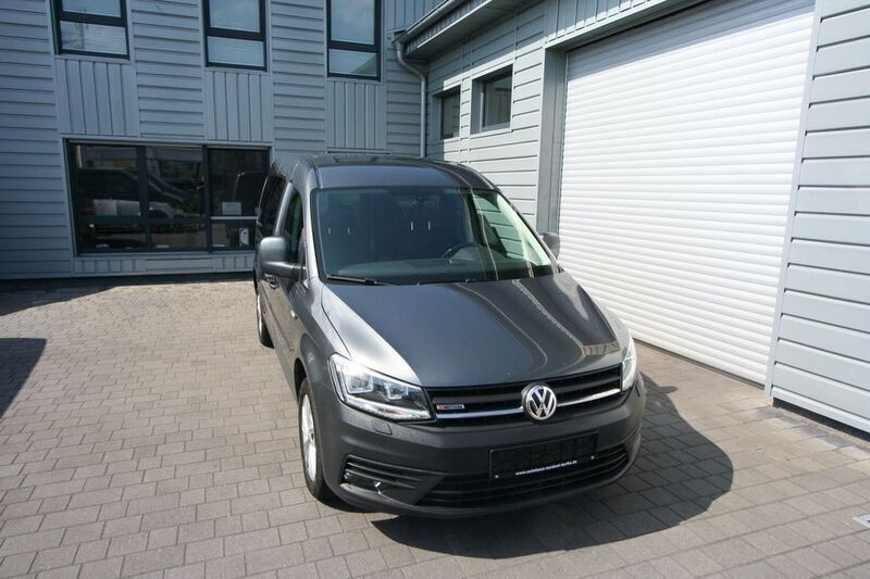 Indiumgrau Gebraucht 2018 VW Caddy Maxi Trendline Van / Kleinbus | 15.290 € - Bild 1/4