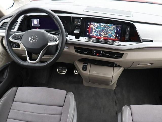 Gebraucht VW Multivan Style 204 PS (150 kW) 2025 Fortanarot metallic Van