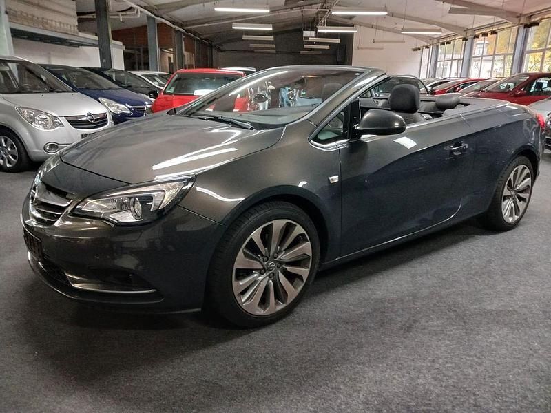 Grau Gebraucht 2016 Opel Cascada Innovation Cabrio | 8.880 € (Fairer Preis) - Bild 1/4