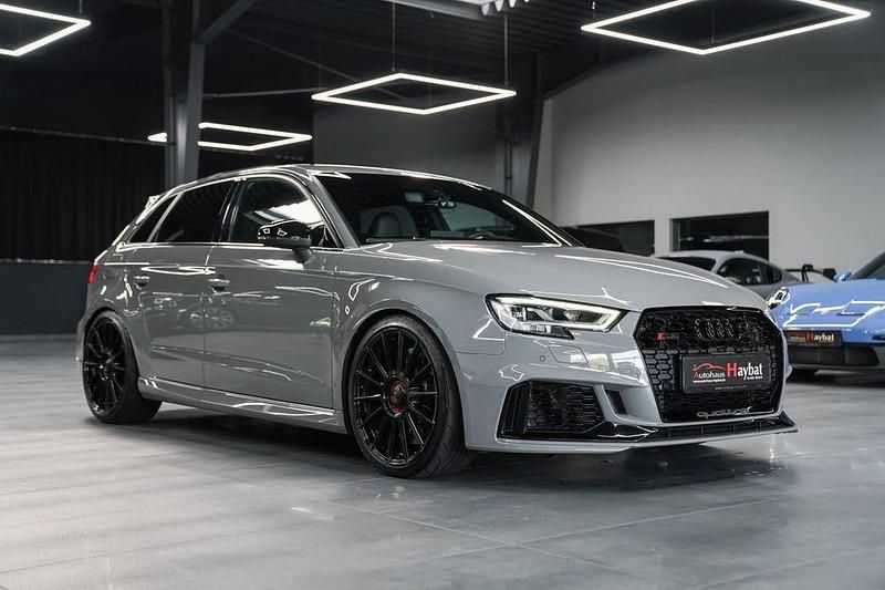 Grau Gebraucht 2020 Audi RS3 Sportback Sport Kleinwagen | 41.950 € (Fairer Preis) - Bild 1/4