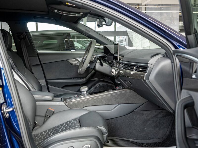 Gebraucht Audi RS4 Ambiente 450 PS (330 kW) 2022 Blau / navarrablau (metallic) Kombi