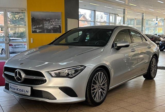 Silber Gebraucht 2023 Mercedes CLA180 Luxury Limousine | 28.999 € (Fairer Preis) - Bild 1/4