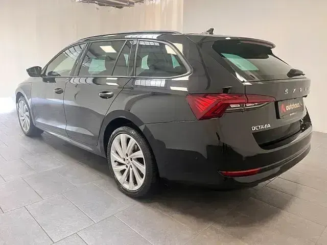 Gebraucht Skoda Octavia Ambition 150 PS (110 kW) 2023 Schwarz Kombi