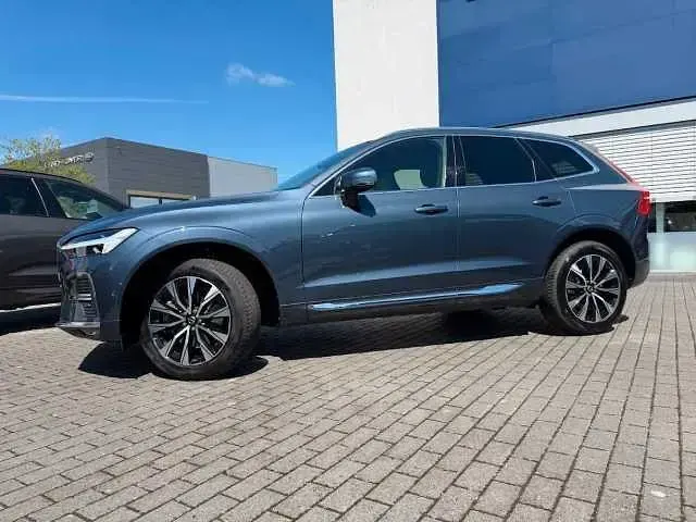 Gebraucht Volvo XC60 145 PS (106 kW) 2023 SUV