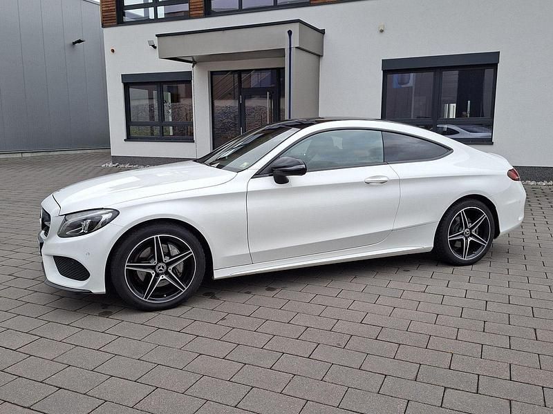 Gebraucht Mercedes C180 AMG line 156 PS (114 kW) 2016 Weiß Coupé
