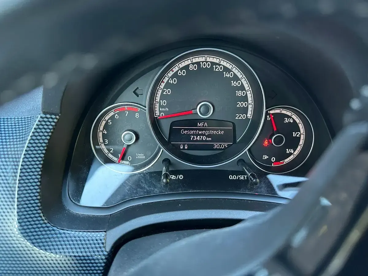 Gebraucht VW up! CLUB 60 PS (44 kW) 2016 Schwarz Kleinwagen