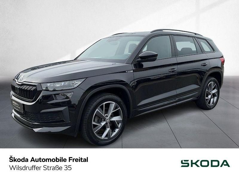 1z schwarzmagic perleffekt met. Gebraucht 2022 Skoda Kodiaq SportLine SUV | 33.890 € (Guter Preis) - Bild 1/4