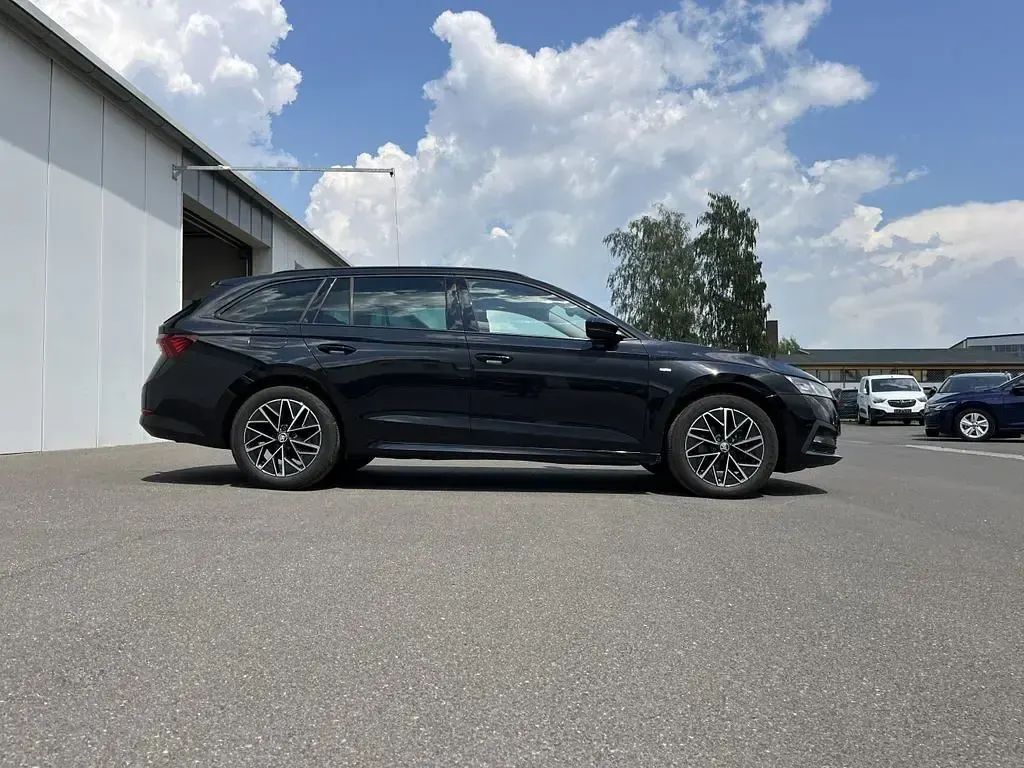 Gebraucht Skoda Octavia 150 PS (110 kW) 2022 Schwarzmagic Kombi