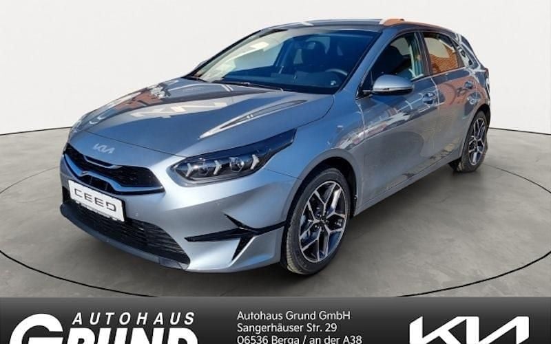 Silber Gebraucht 2025 Kia Ceed Spirit Limousine | 22.490 € (Superpreis) - Bild 1/4