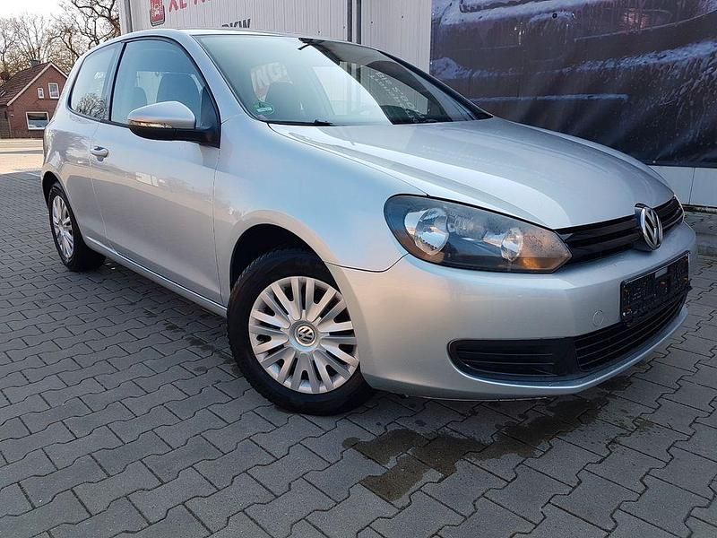 Gebraucht VW Golf VI 80 PS (58 kW) 2012 Silber Kleinwagen
