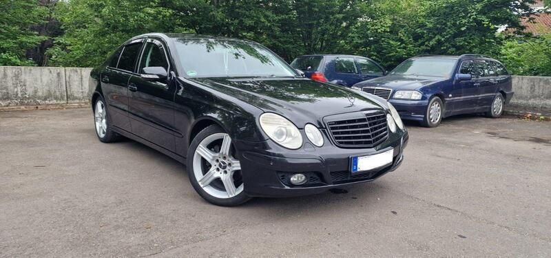 Schwarz Gebraucht 2007 Mercedes E280 Limousine | 6.900 € (Etwas zu teuer) - Bild 1/4