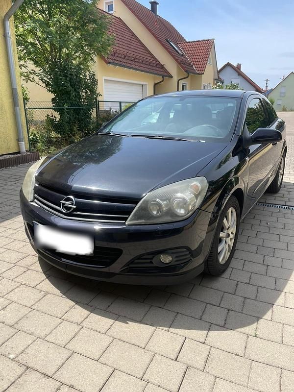 Schwarz Gebraucht 2005 Opel Astra GTC Limousine | 1.700 € (Fairer Preis) - Bild 1/4