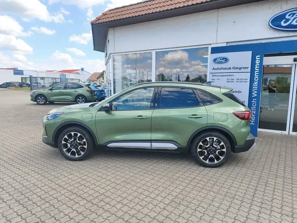 Neu Ford Kuga Active X 242 PS (177 kW) 2026 Grün SUV
