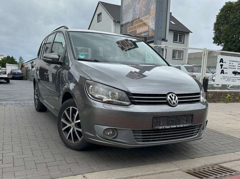 Grau Gebraucht 2010 VW Touran Comfortline Van / Kleinbus | 5.250 € (Fairer Preis) - Bild 1/4