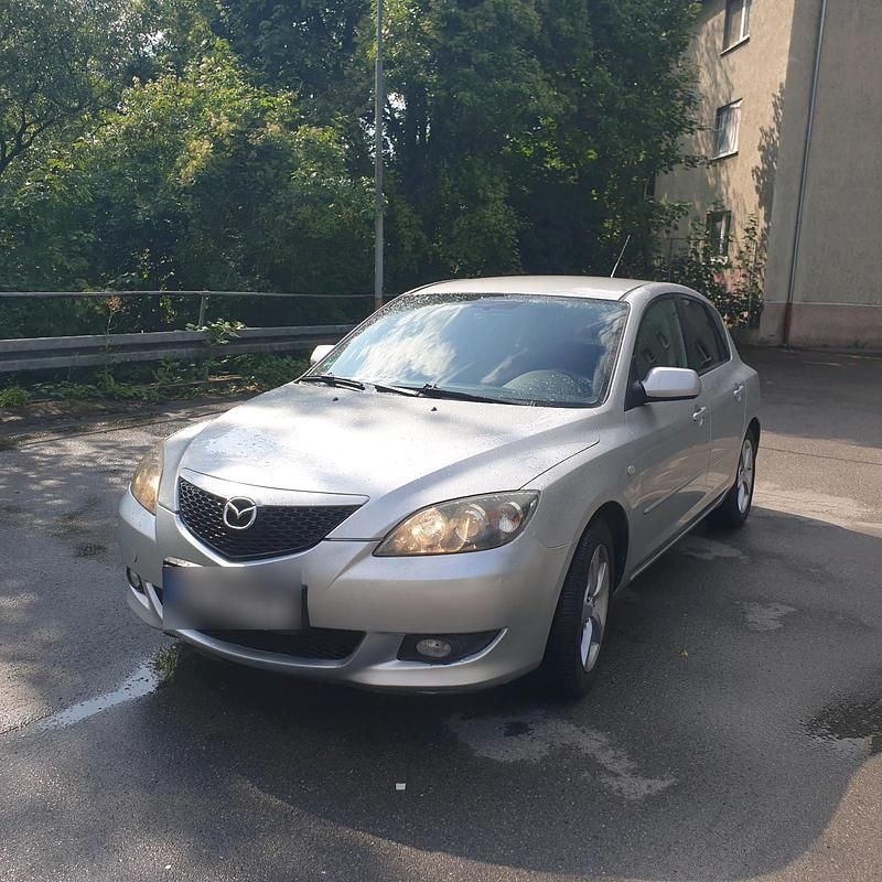 Grau Gebraucht 2005 Mazda 3 Kleinwagen | 1.900 € (Guter Preis) - Bild 1/4