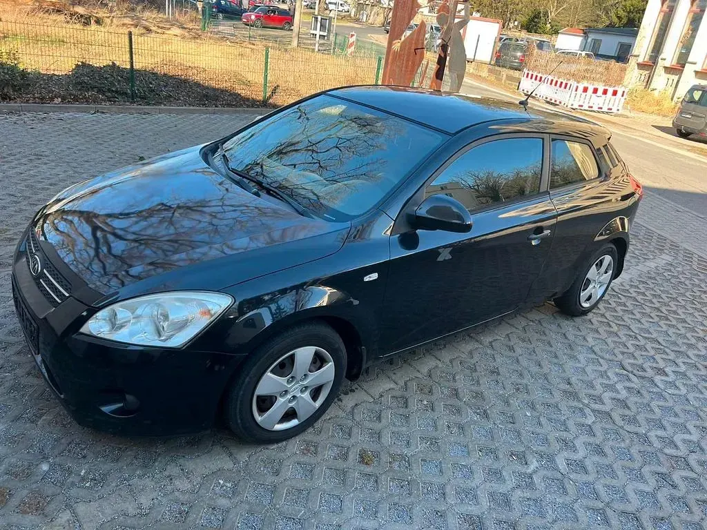 Gebraucht Kia ProCeed 126 PS (92 kW) 2009 Schwarz Kleinwagen