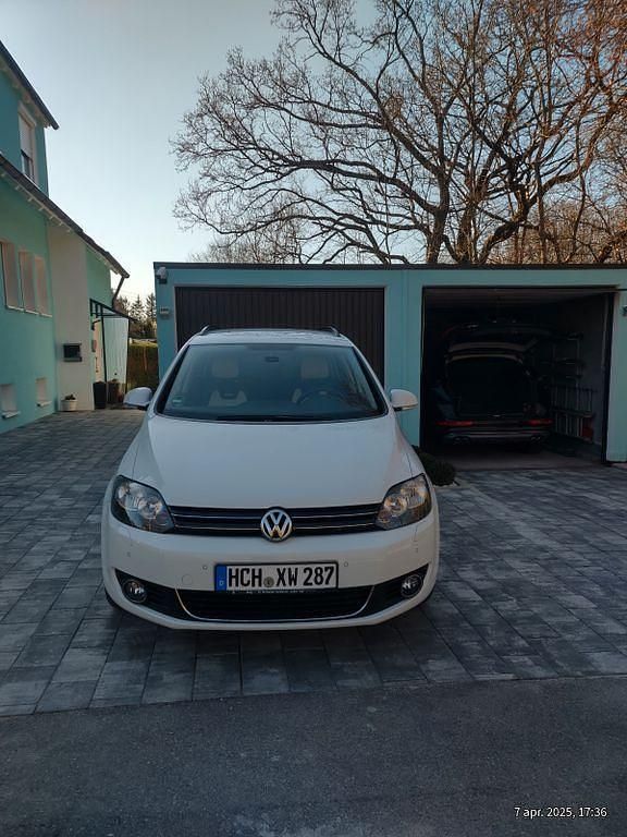 Weiß Gebraucht 2013 VW Golf Plus Life Van / Kleinbus | 11.500 € (Fairer Preis) - Bild 1/4