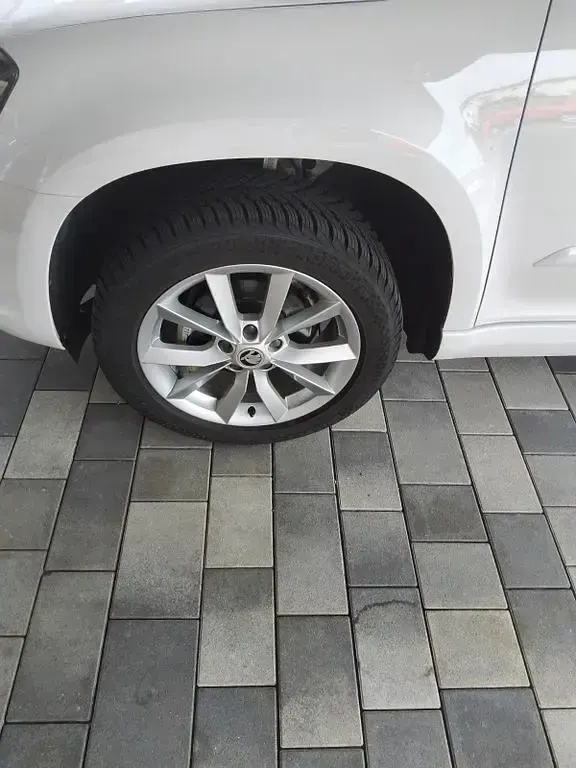 Używany Skoda Yeti Active 122 KM (89 kW) 2014 Biały SUV