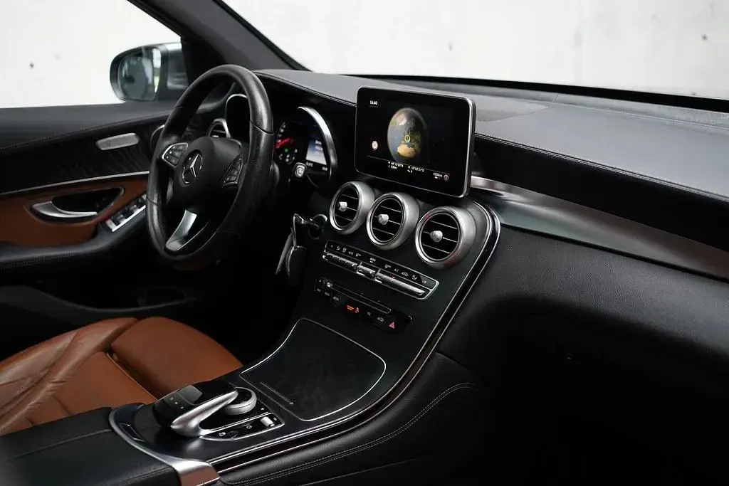 Gebraucht Mercedes GLC250 204 PS (150 kW) 2017 Selenitgrau  metalliclack SUV