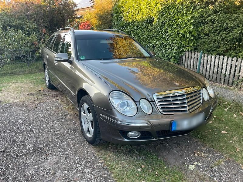 Beige Gebraucht 2007 Mercedes E220 Kombi | 4.300 € (Guter Preis) - Bild 1/4
