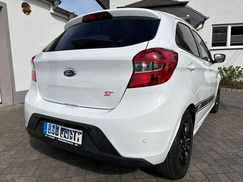 Usata Ford Ka 86 CV (63 kW) 2017 Bianco Berlina