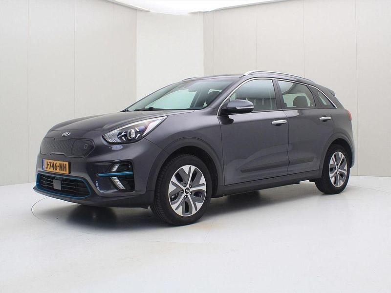 Grau Gebraucht 2020 Kia e-Niro 2 SUV | 18.400 € (Fairer Preis) - Bild 1/4