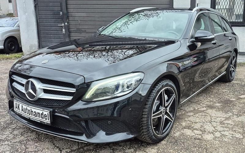 Gebraucht Mercedes C400 333 PS (244 kW) 2019 Schwarz Kombi
