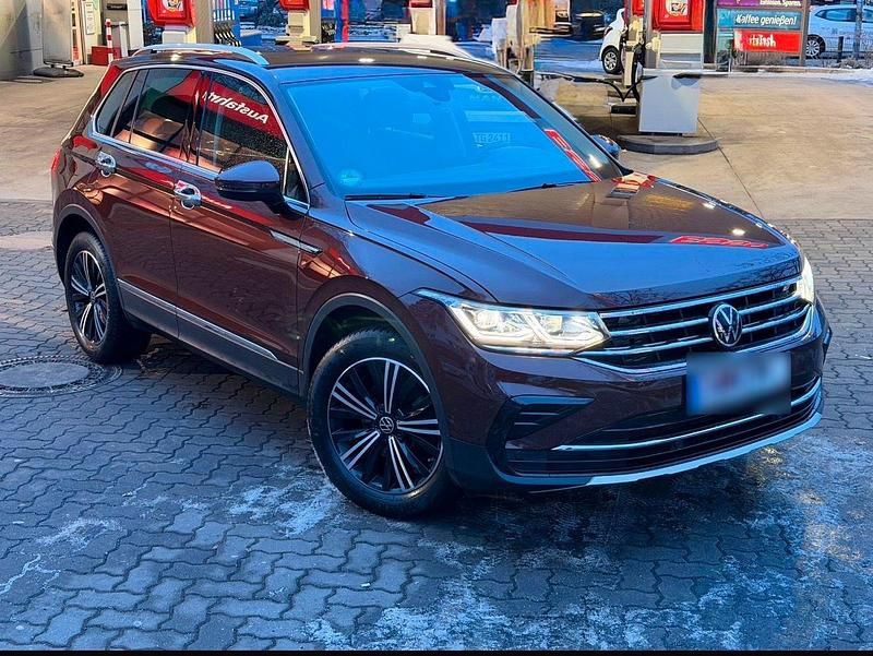 Gebraucht VW Tiguan Elegance 150 PS (110 kW) 2022 Braun SUV