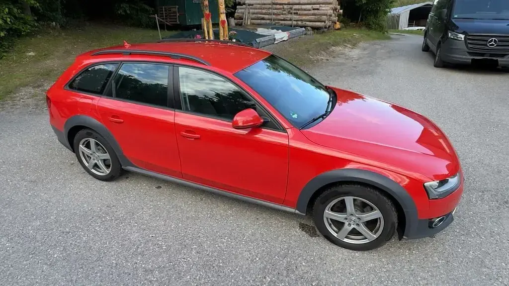 Gebraucht Audi A4 Allroad Ambiente 177 PS (130 kW) 2012 Rot Kombi