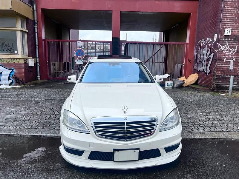 Weiß Gebraucht 2007 Mercedes S600 Limousine | 26.900 € - Bild 1/4