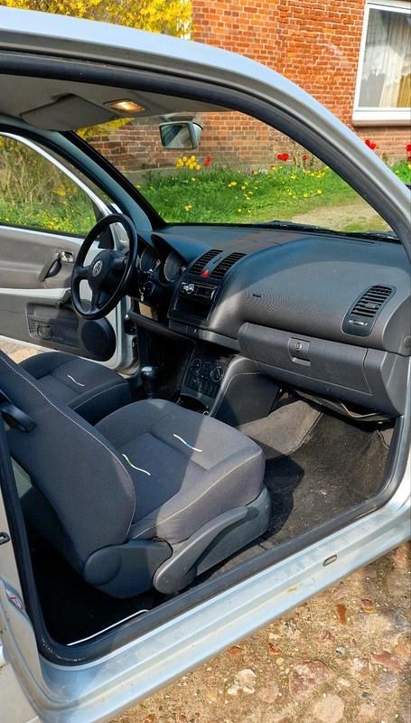 Używany VW Lupo 50 KM (36 kW) 2003 Szary Hatchback
